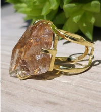 Load image into Gallery viewer, PULILATED QUARTZ RING

